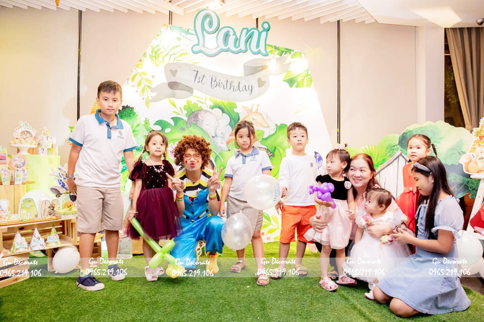 Chú hề MC hoạt náo vui tính