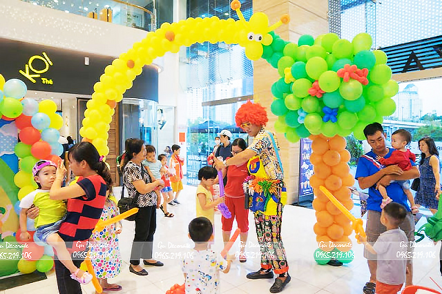 Chú hề tạo hình bong bóng