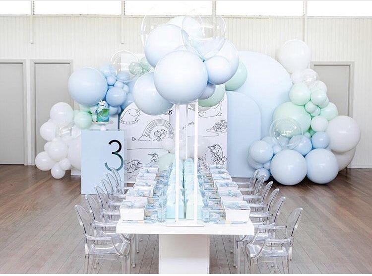 Thiết kế bàn tiệc dài theo ý tưởng phong cách Tiệc Châu Âu