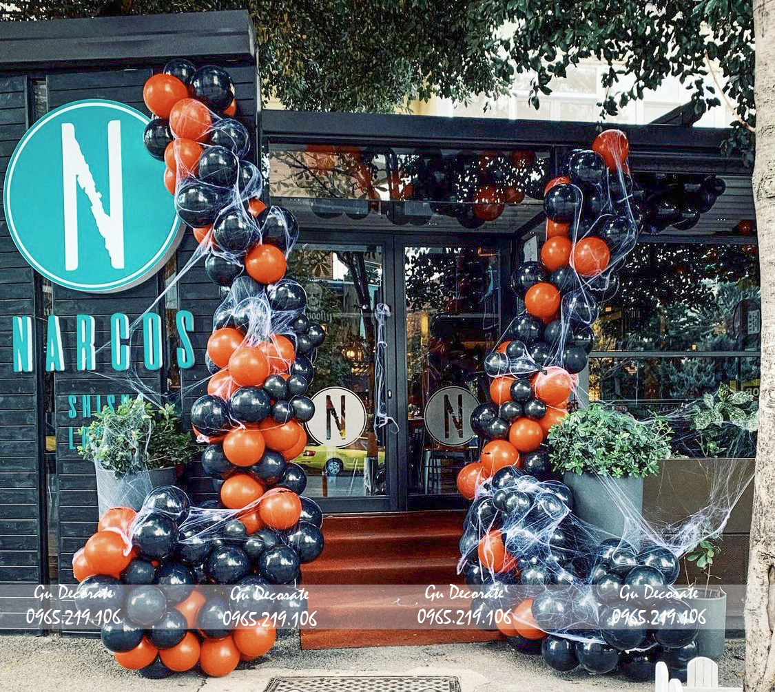 trang trí cổng chào bong bong halloween